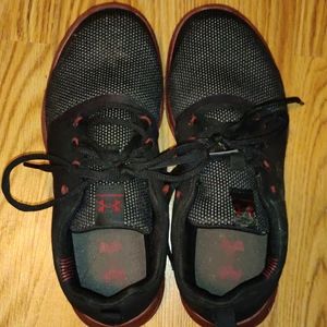 Boys Under Armour Black and Maroon